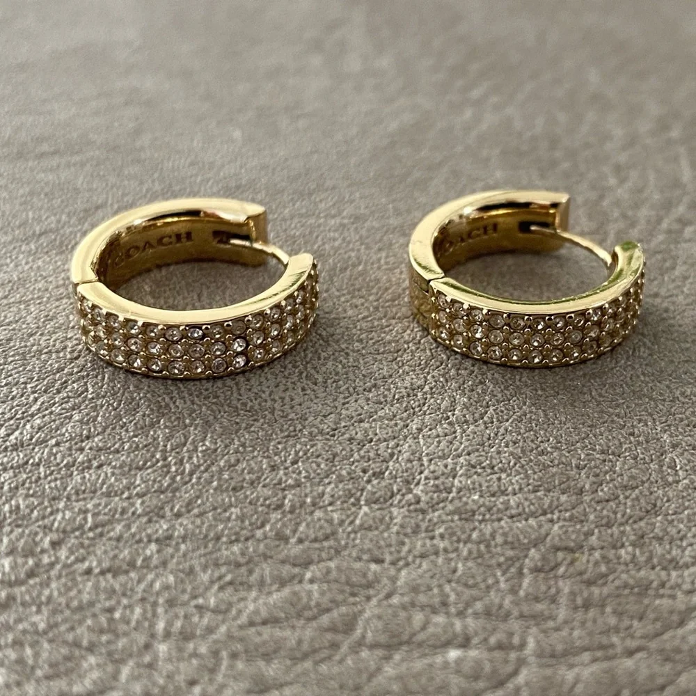 COACH Crystal Pavé Huggie Earrings Faux Stone Gold Tone - Picture 3 of 5